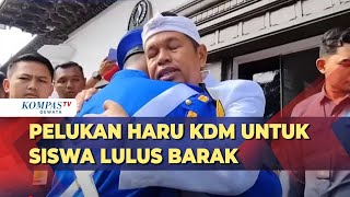 Download lagu Momen Tangis Haru Dedi Mulyadi Peluk Siswa yang Lulus dari Barak Militer mp3 Download lagu Momen Tangis Haru Dedi Mulyadi Peluk Siswa yang Lulus dari Barak Militer mp3