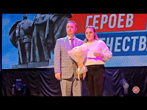 В День Героев Отечества жительнице Ревды вручили медаль «За отвагу» погибшего мужа