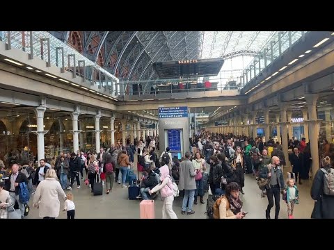 Images inside St Pancras station in London as WWII bomb halts traffic to Paris | AFP