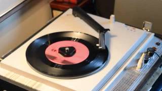 Kinks ~ Act Nice and Gentle  (45 rpm)