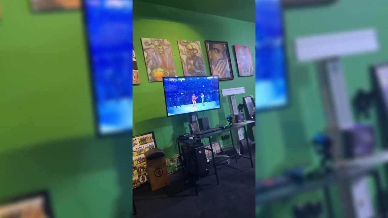 Snoop Dogg's LIVE Reaction to Kendrick Lamar's SuperBowl Halftime Show LIX 2025