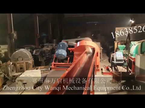 Wood chipper with conveyor