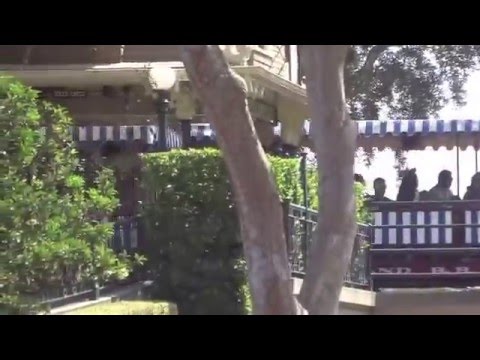 現代社会学科 Disneyland Railroad Engine No. 3 Fred Gurley leaving Main Street Station
