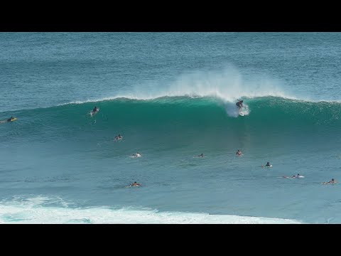FREE SURFERS WIPE OUT AND DROP IN ATTACK BIG WAVE SURFING AT ULUWATU