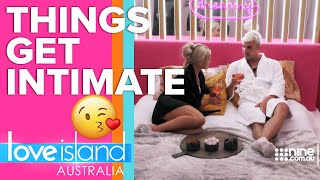 Download lagu Jess and Aaron get intimate during a night away | Love Island Australia 2021 mp3