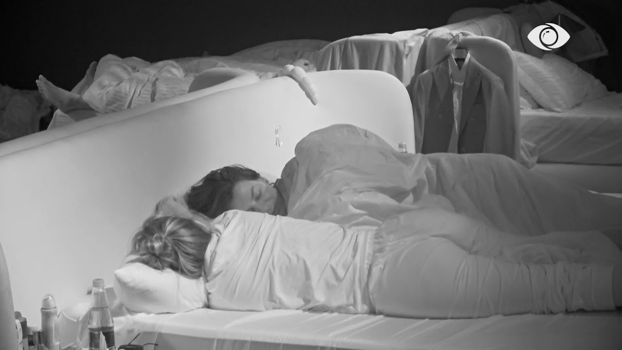 “Skuthi, i thua injorant atij? O këmba e tavolinës…”/ Rozana debaton me Aldon: O krevataxhi…