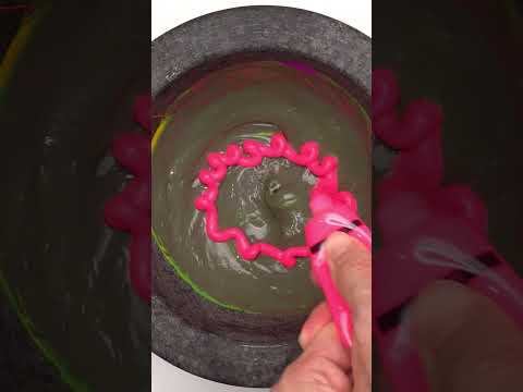 Im Dunkeln leuchtende Gesichtsmaske