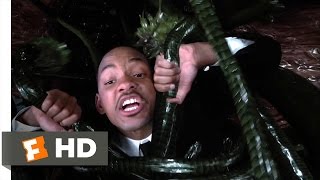 Men in Black II - If You Don't Go We All Die Scene (10/10) | Movieclips