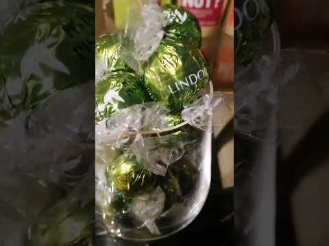 LINDT PISTAZIE CHOCOLATES #shorts #beta #video #lindt #lindtchocolate #pistachio