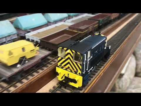 Wobbling Heljan Ruston and Hornsby 165 DE 0-6-0