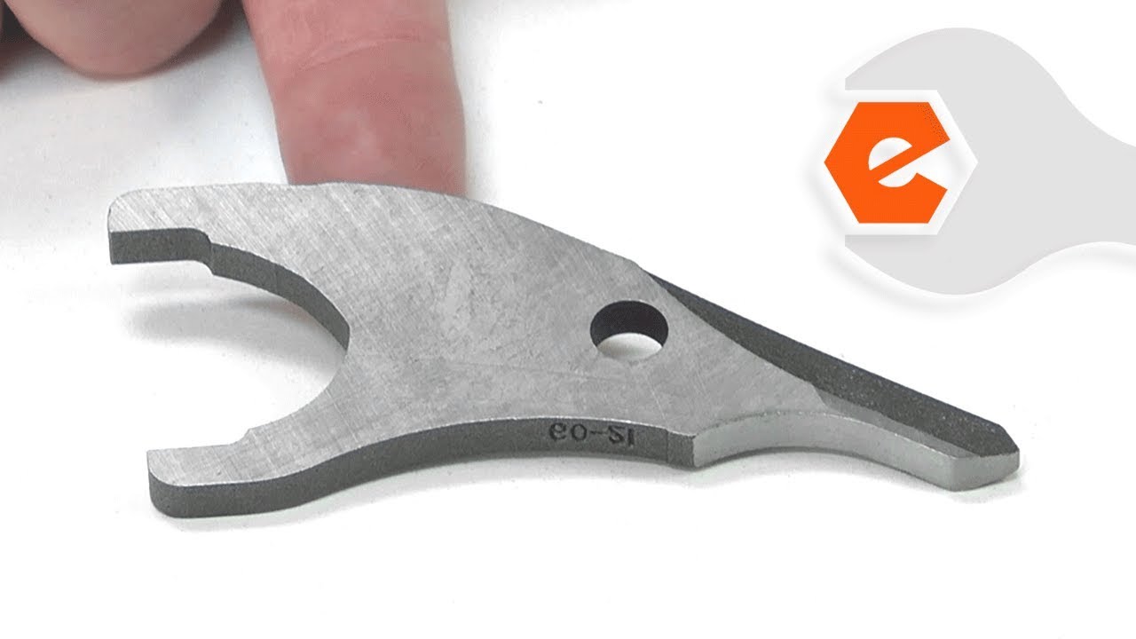 Replacing your DeWALT Nibbler & Shears Blade
