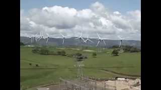 preview picture of video 'Turbina eólica en operacion'