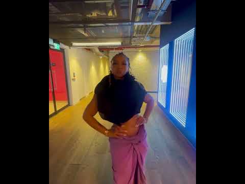 Yummy 😋  💜💋#chloebailey#fashionweek @chloebaileywashere