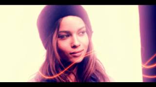 Elevator fight - Passive agressive love song