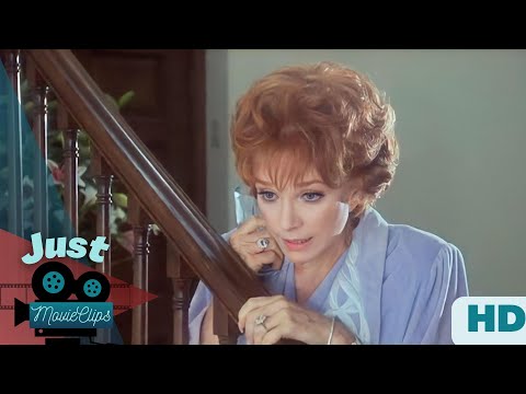 "𝙄 𝙩𝙝𝙞𝙣𝙠 𝙮𝙤𝙪'𝙧𝙚 𝙖𝙣 𝙖𝙡𝙘𝙤𝙝𝙤𝙡𝙞𝙘" | 𝙋𝙤𝙨𝙩𝙘𝙖𝙧𝙙𝙨 𝙤𝙣 𝙩𝙝𝙚 𝙀𝙙𝙜𝙚 (1990)