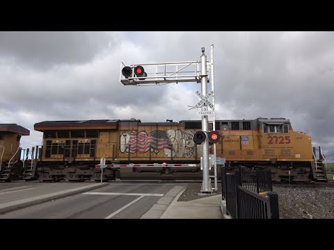 UP 8116 Intermodal Stack Train West/North, 28th St. Railroad Crossing, Sacramento CA
