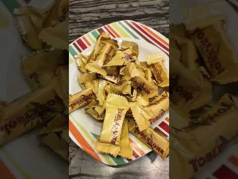 TOBLERONE MINI OODLYSATISFYING/FILLING PLATTER #asmr#shorts#tobleroneminichocolate #trendingvideo