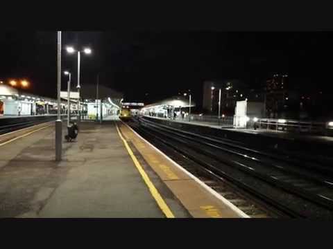31233 erupts out of Clapham Junction with 2tone!