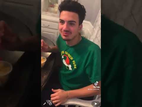 had my dad’s barber dye his beard black 😆🧔‍♂️