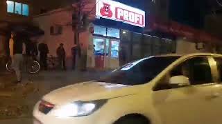 VIDEO: Individ pus pe scandal și distrugeri într-un magazin din Sibiu - Poliția l-a amendat 1 video