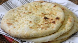 Lahori Chaney k sath kaye jane wala Naan | Tawa Naan Recipe | Naan without Tandoor and Yeast