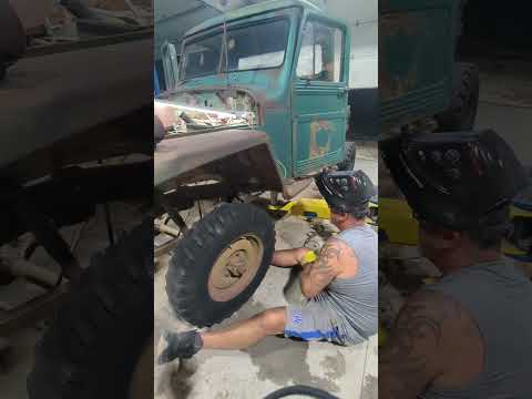 Progress on Jeep Ratrod build for high class trash invitational 