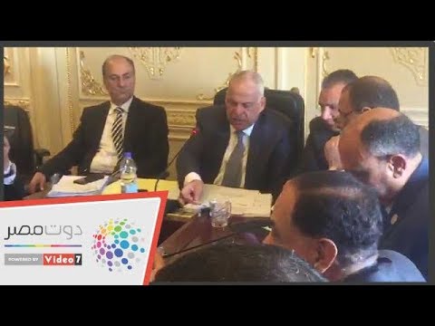 نائب يوزع سجائر كليوباترا مضروبة فى البرلمان