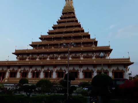 เจดีย์ 9 ชั้น วัดพระธาตุหนองแวง เที่ยวขอนแก่น by เที่ยวเลยก๋อ