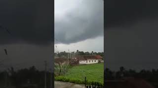 Download lagu Angin puting beliung siang tadi di ambarawa, mp3