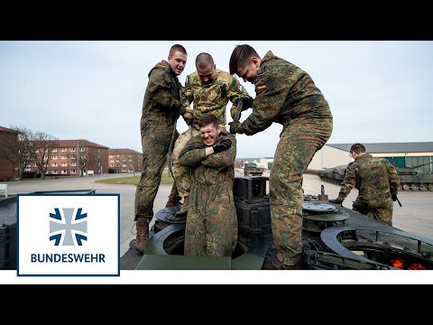 Spezialgrundausbildung der Panzertruppe : Retten und Bergen | Bundeswehr