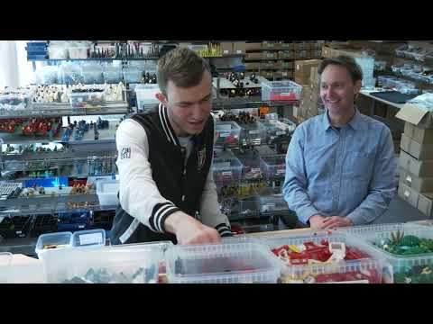 Alexander og Peter har autisme og elsker Lego. Nu har de fået drømmejobbet