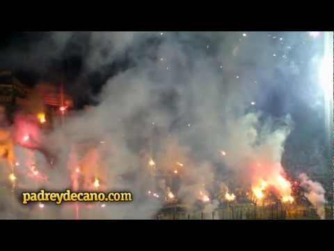 "Recibimiento Hinchada de Peñarol vs Godoy Cruz - Copa Libertadores 2012" Barra: Barra Amsterdam &bull; Club: Peñarol