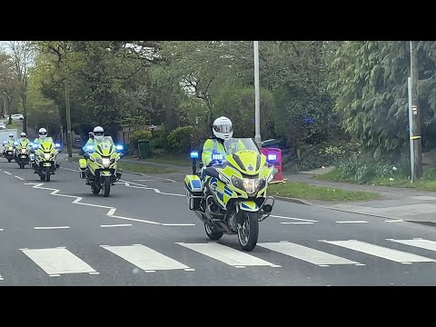 **AWESOME POLICE BIKE CONVOY!!* 5X Dorset Police BMW R1200 RT Road Traffic Units With Blue Lights
