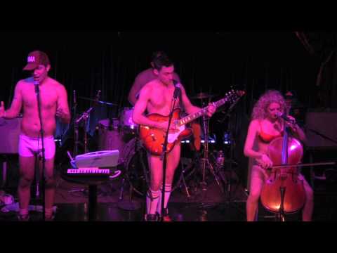 Love The Way You Lie - The Skivvies Ft Joseph Morales