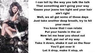 Selena Gomez &amp; The Scene - Spotlight (lyrics)