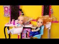 At the Salon ! Elsa and Anna toddlers - haircut - spa - massage - Barbie is the hairstylist - relax