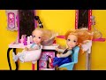 At The Salon Elsa And Anna Toddlers Haircut Spa Massage Barbie Is The Hairstylist Relax