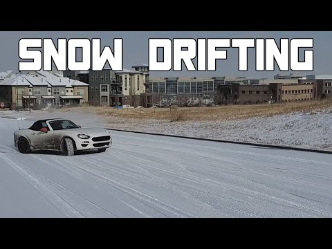Fiat 124Spider - Snow Drifting