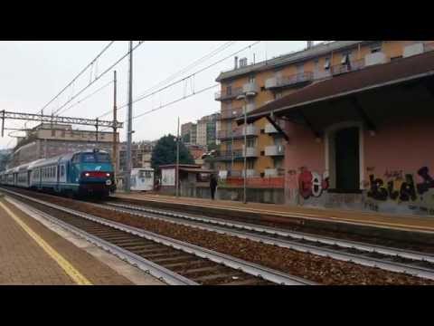 Treno in arrivo a Genova Bolzaneto diretto a Ge-Principe