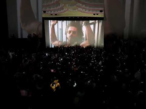 Pathan In Theatre 🔥SRK #shorts #pathan #pathaan #r2h #ytshorts