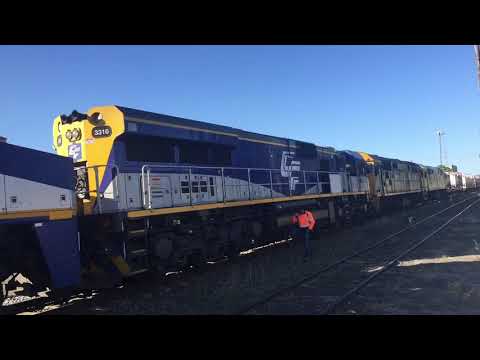 QUBE cement train + heritage locomotive