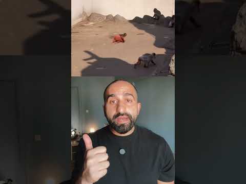 ليش القرد الصغير امه رفضته؟