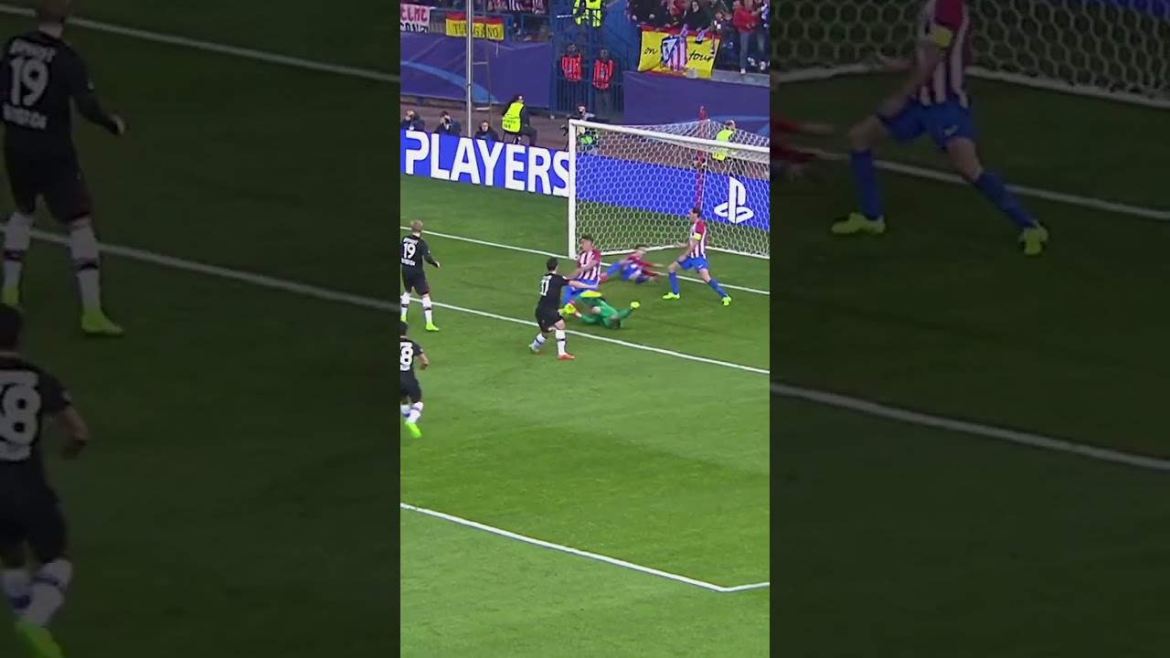 Oblak's insane triple save 🧤