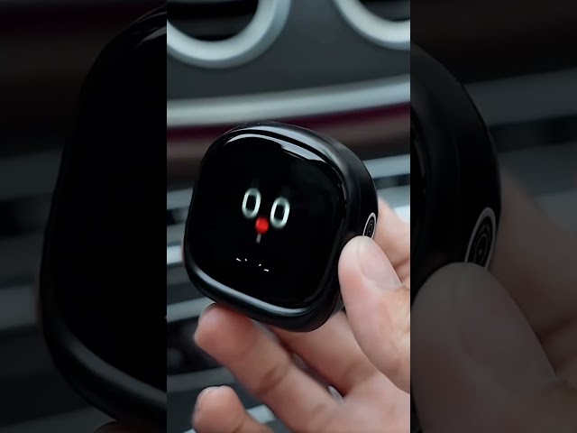 Vídeo relacionado con Lerpwige Elegante adorno de robot automotriz moderno tablero de instrumentos decoración con divertido juguete robot accesorio de coche para interiores de coches
