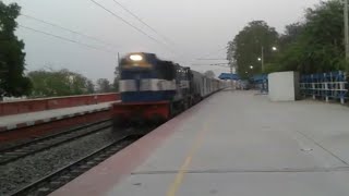 preview picture of video '12520 AC Express (Kamakhya-Lokmanya Tilak Terminus)'