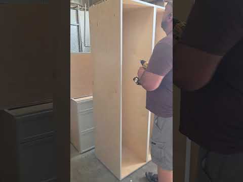 closet para ropa completo en madera y pintado de griss #florida #wood #woodworking