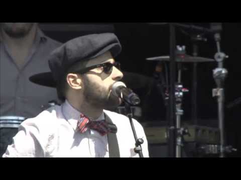 pate de fua  celoso y desubicado vive latino 2012 HD