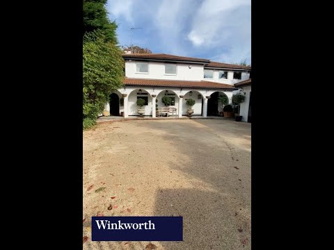 Fantastic family home with 2500sq ft of log cabins 𝐅𝐨𝐫 𝐒𝐚𝐥𝐞 in Farnham Royal