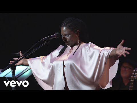 Ruthie Foster - Death Came a Knockin' (Travelin' Shoes) (Live at the Paramount)