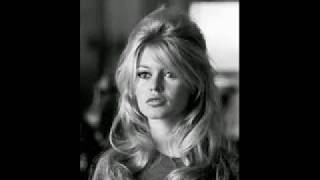 BRIGITTE BARDOT canta MARIA NINGUÉM, de Carlos Lyra